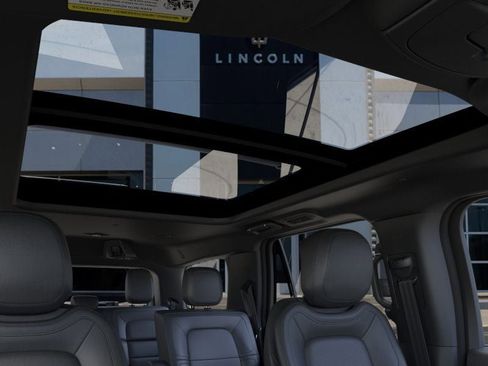 New 2022 Lincoln Navigator 4WD image 22