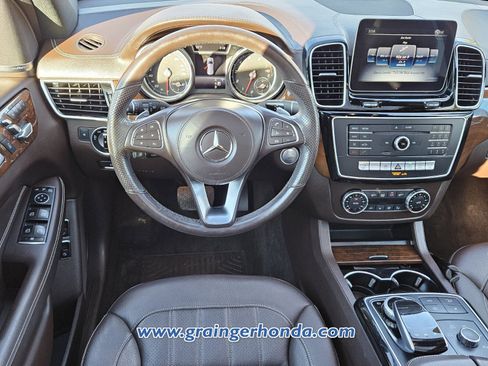 Used 2018 Mercedes-Benz GLS 450 4MATIC image 12