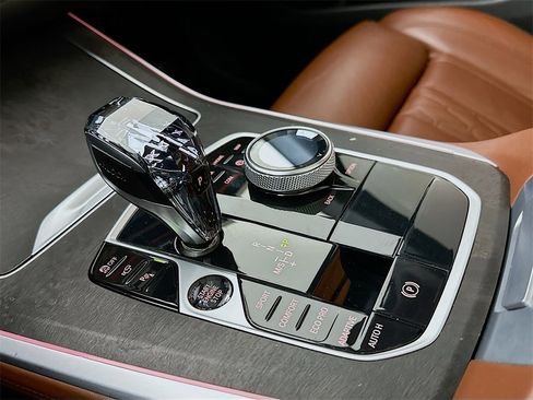 Used 2022 BMW X5 sDrive40i w/ M Sport Package image 17