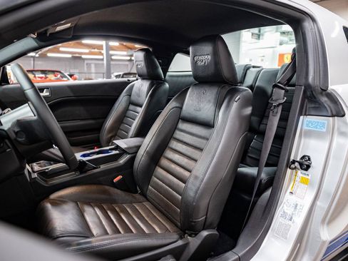 Used 2009 Ford Mustang Shelby GT500 RWD image 12