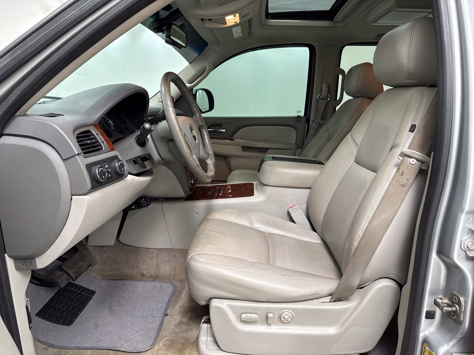 Used 2012 Chevrolet Tahoe LTZ AWD/4WD image 14