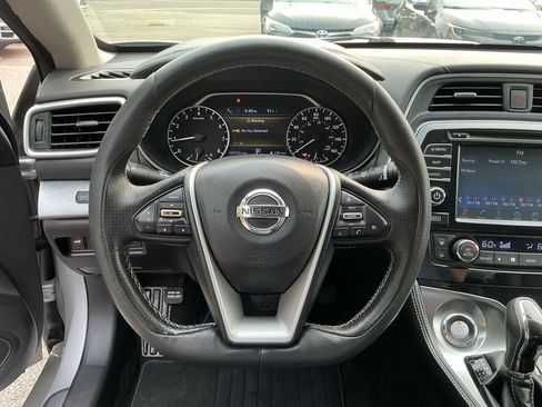 Used 2016 Nissan Maxima 3.5 SL w/ Interior Lighting Package FWD image 16