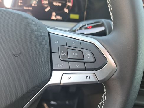 New 2026 Volkswagen Tiguan SE image 17