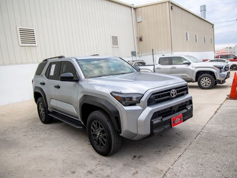 Used 2025 Toyota 4Runner Limited image 6