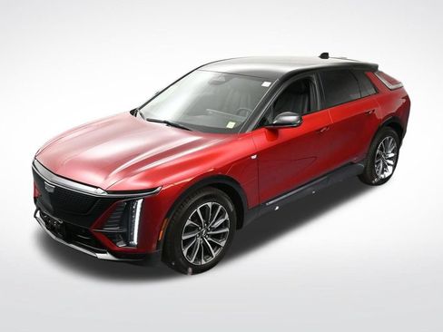 Used 2025 Cadillac Lyriq Sport AWD/4WD image 16