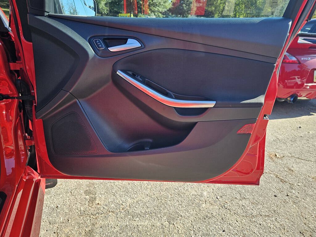 Used 2016 Ford Focus ST FWD image 18