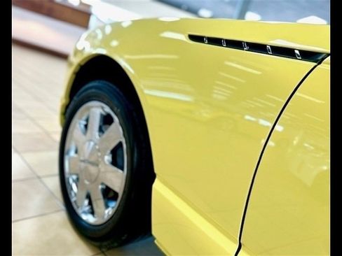 Used 2002 Ford Thunderbird image 11