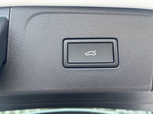 New 2026 Volkswagen Atlas SE image 28