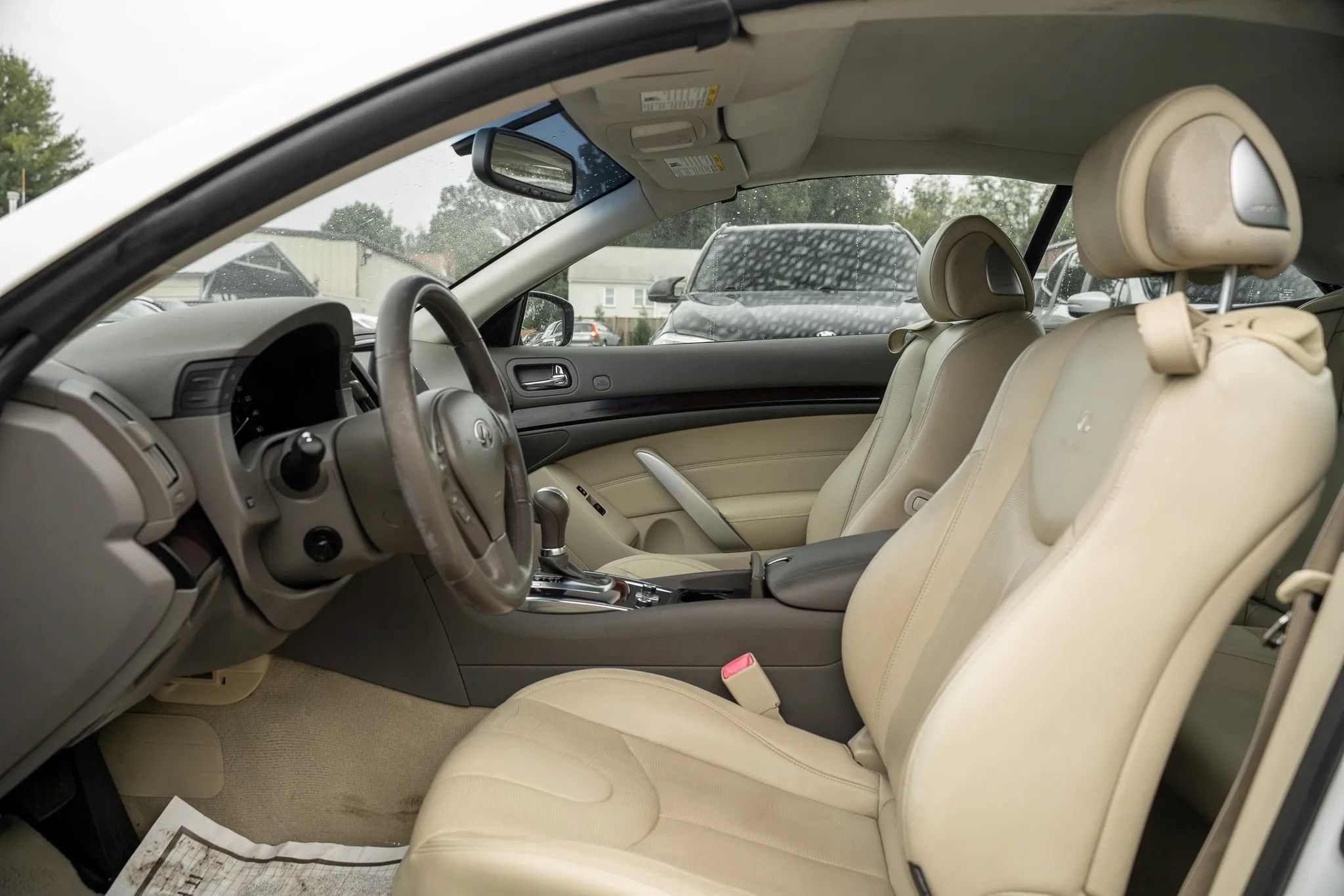 Used 2012 INFINITI G37 Convertible w/ Premium Pkg RWD image 7