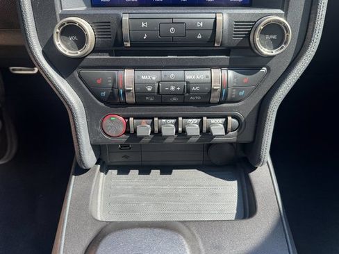 Used 2022 Ford Mustang Shelby GT500 w/ Technology Package RWD image 21