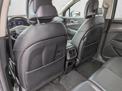 Used 2025 Kia Sportage EX image 23
