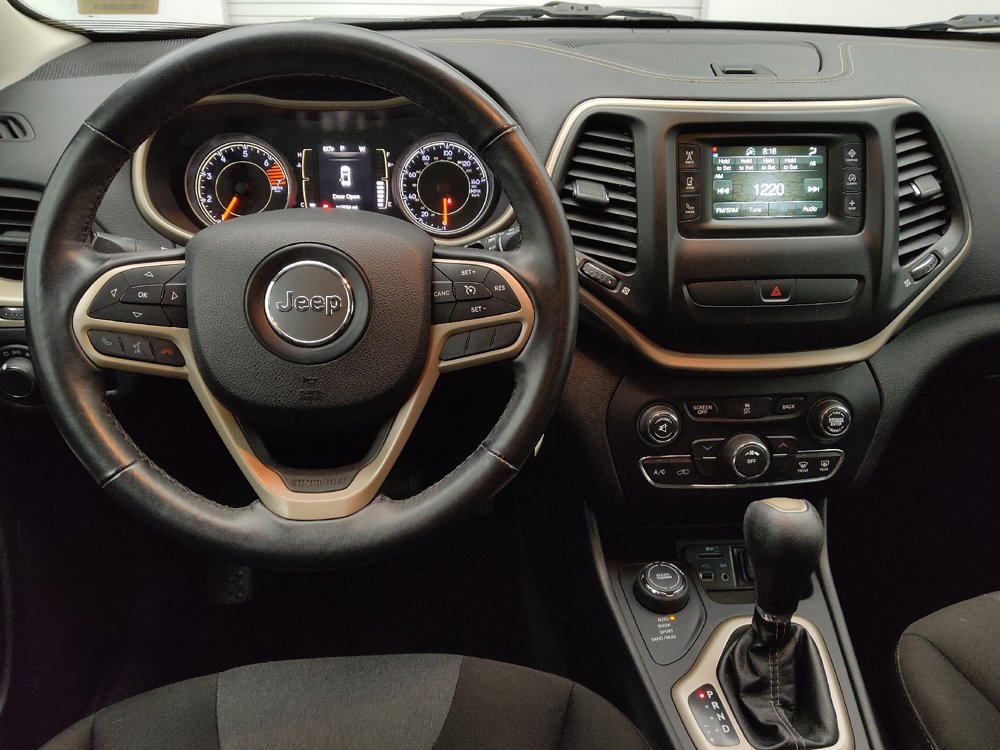 Used 2017 Jeep Cherokee Sport w/ Cold Weather Group AWD/4WD image 22