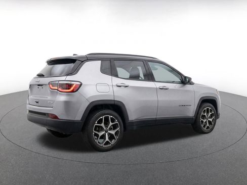 Used 2025 Jeep Compass Limited AWD/4WD image 9