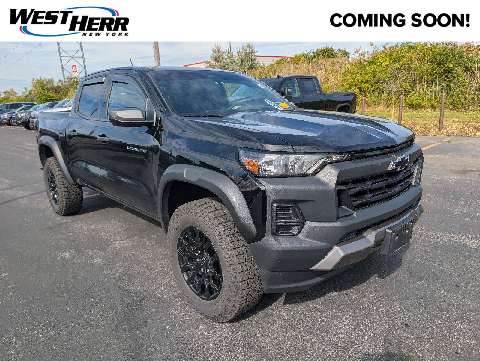 Used 2025 Chevrolet Colorado Trail Boss AWD/4WD image 1