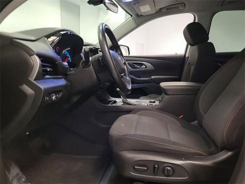 Used 2020 Chevrolet Traverse LT w/ LPO, Black Accent Package image 4