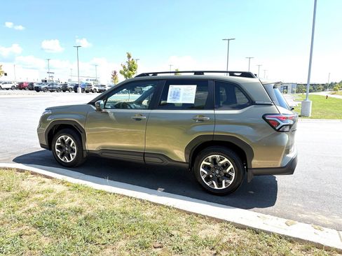Certified 2025 Subaru Forester Premium w/ Convenience Package #2 AWD/4WD image 5