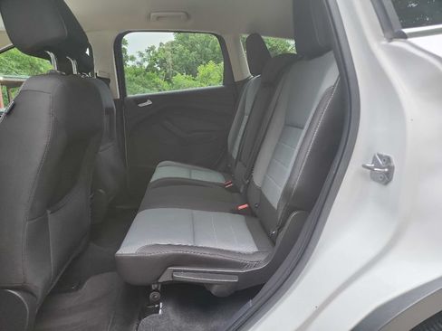 Used 2016 Ford Escape SE FWD image 25