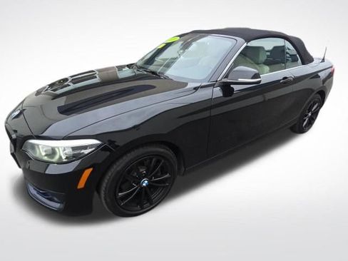 Used 2020 BMW 230i xDrive Convertible w/ Convenience Package image 3