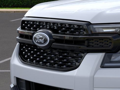 New 2025 Ford Ranger XLT w/ Black Appearance Package AWD/4WD image 17