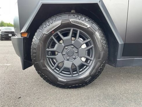 Used 2024 Tesla Cybertruck Cyberbeast AWD/4WD image 30