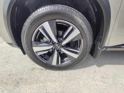 Used 2023 Nissan Rogue SL image 32