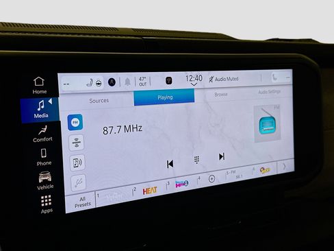 Used 2025 Jeep Wrangler Sahara image 21