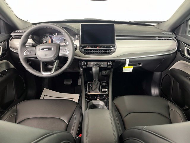 Used 2026 Jeep Compass Limited AWD/4WD image 40