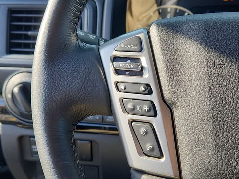 Certified 2024 Nissan Titan SV w/ SV Convenience Package image 19