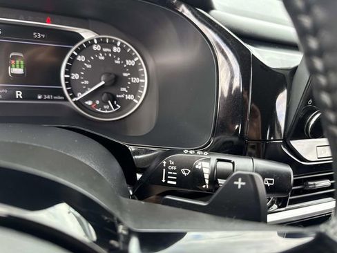 Used 2023 Nissan Pathfinder SL image 35