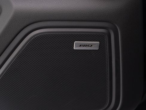 Certified 2026 Porsche Macan Turbo AWD/4WD image 23