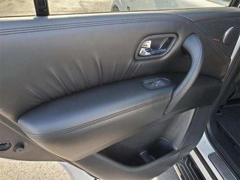 Certified 2022 Nissan Armada SL w/ Midnight Edition Package image 16