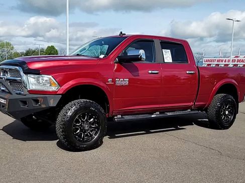 Used 2014 RAM 2500 Laramie w/ Convenience Group AWD/4WD image 4