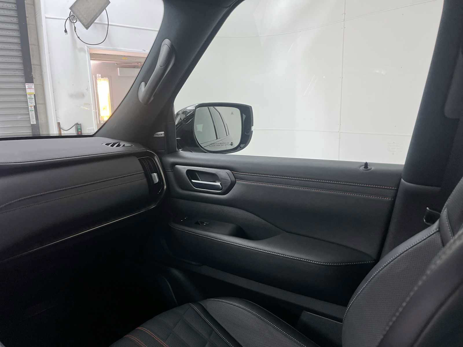 Used 2026 Nissan Armada PRO-4X AWD/4WD image 11