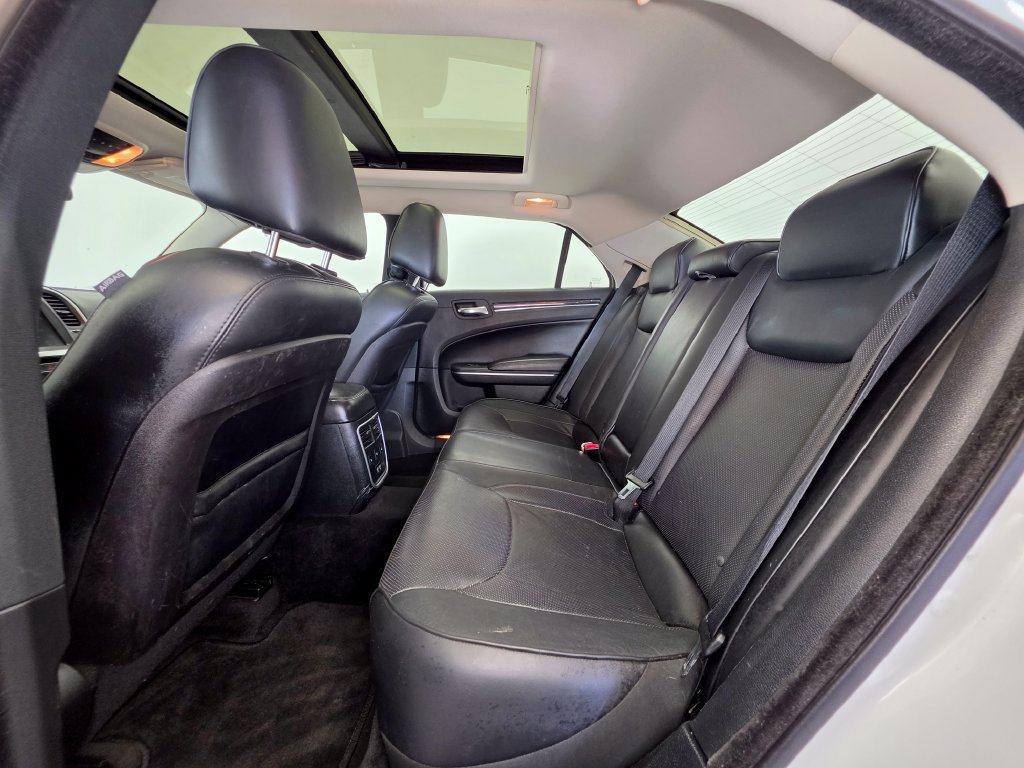 Used 2015 Chrysler 300 C w/ Light Group AWD/4WD image 4