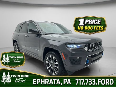 Used 2023 Jeep Grand Cherokee Overland AWD/4WD image 1