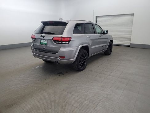 Used 2017 Jeep Grand Cherokee Altitude image 9