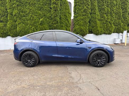 Used 2023 Tesla Model Y Long Range AWD/4WD image 9