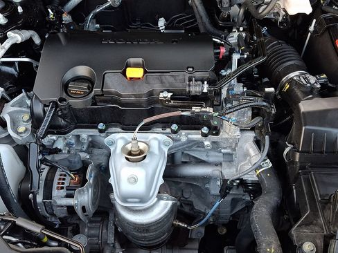 Used 2025 Honda HR-V Sport image 29