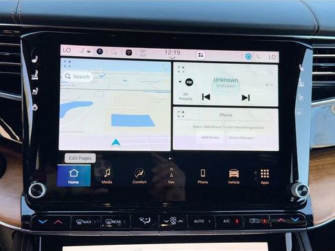 Used 2024 Jeep Grand Wagoneer L Series III image 33