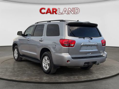 Used 2014 Toyota Sequoia SR5 RWD image 4