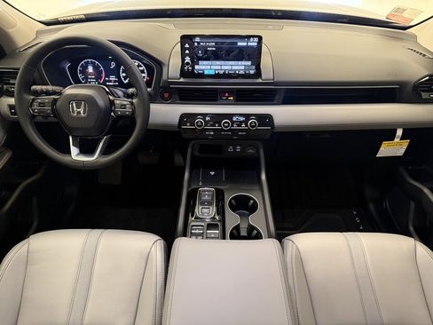 New 2025 Honda Pilot EX-L image 9