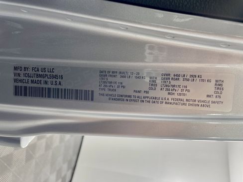 Certified 2023 Jeep Gladiator Rubicon w/ Cold Weather Group image 16