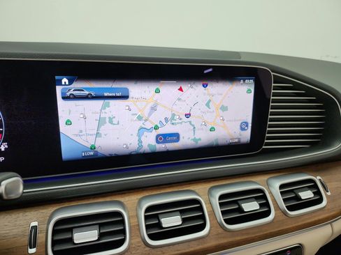Certified 2025 Mercedes-Benz GLE 450e 4MATIC image 9