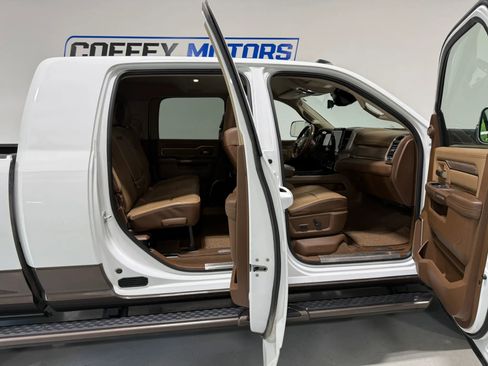 Used 2022 RAM 2500 Limited AWD/4WD image 11