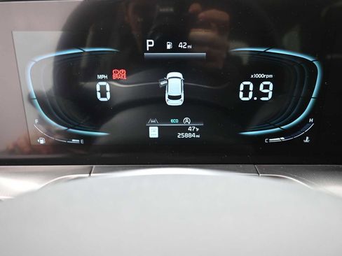 Used 2024 Kia Telluride LX image 6