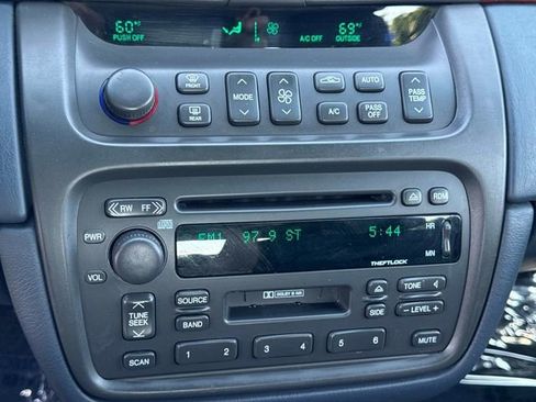 Used 2000 Cadillac De Ville w/ Comfort/Convenience Pkg FWD image 21