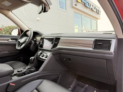 Used 2022 Volkswagen Atlas SEL AWD/4WD image 29
