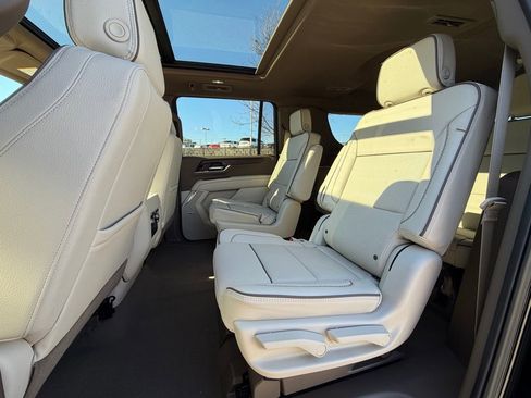 New 2026 GMC Yukon XL Denali w/ Sun & Power Step Package image 27