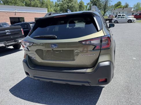 Used 2025 Subaru Outback Premium AWD/4WD image 5