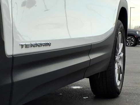 Used 2023 GMC Terrain SLT image 35
